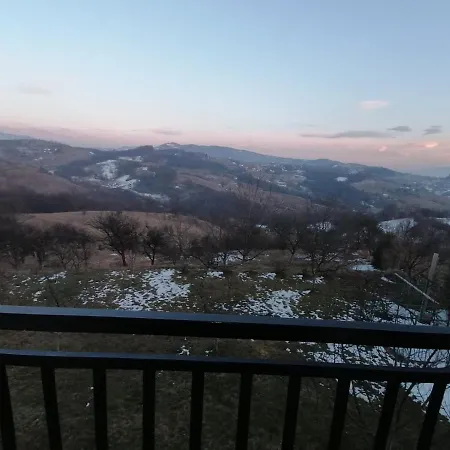 Vikendica Hodzic 度假居 特拉夫尼克